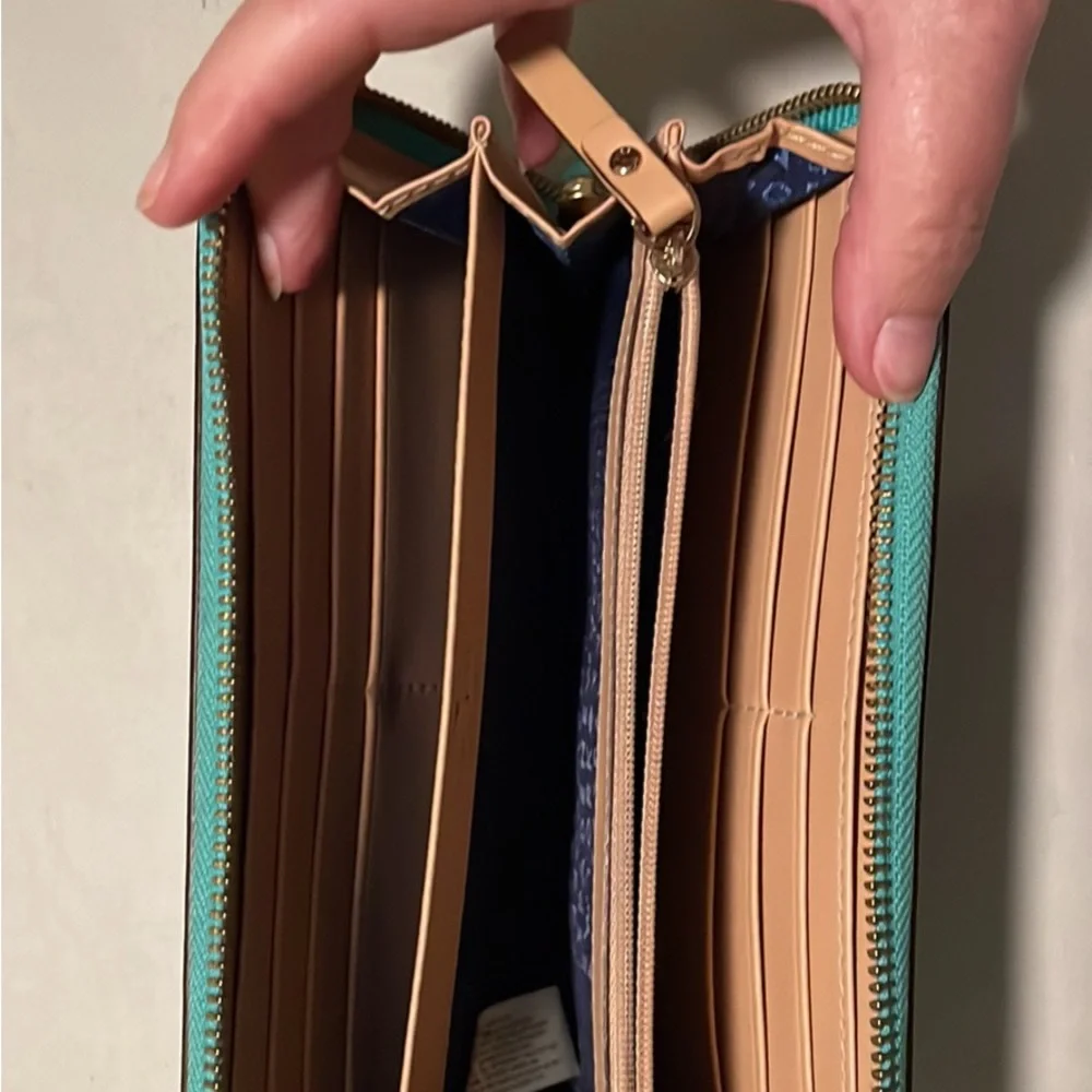 Kate Spade Wallet - Picture 3 of 4